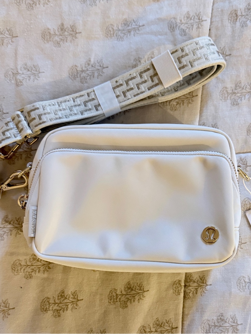 Lululemon Everywhere Crossbody Bag Monogram Metallic NWT